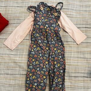 Corduroy overalls w ruffles